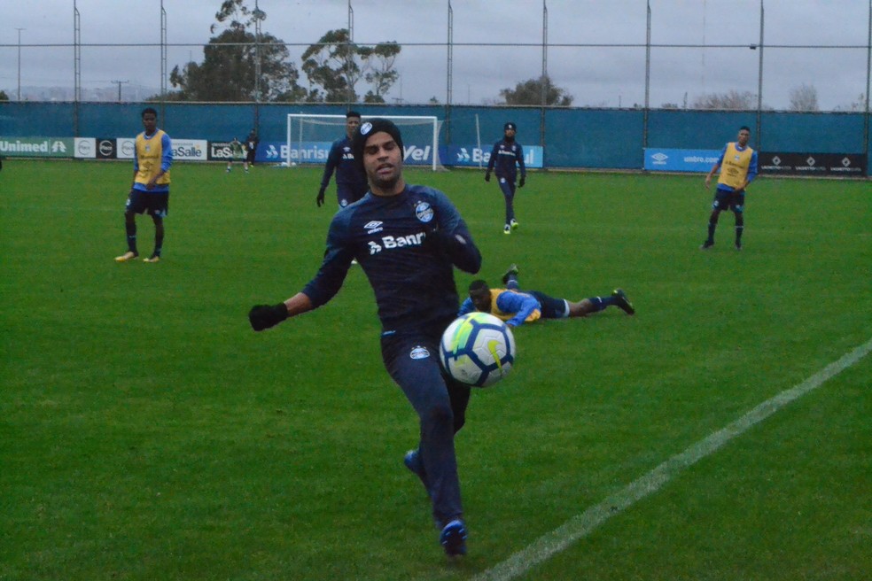 Alisson pode começar a partida contra o Vitória (Foto: Beto Azambuja / GloboEsporte.com)