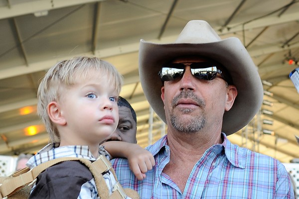 Kevin Costner e o filho Cayden (Foto: Getty Images)