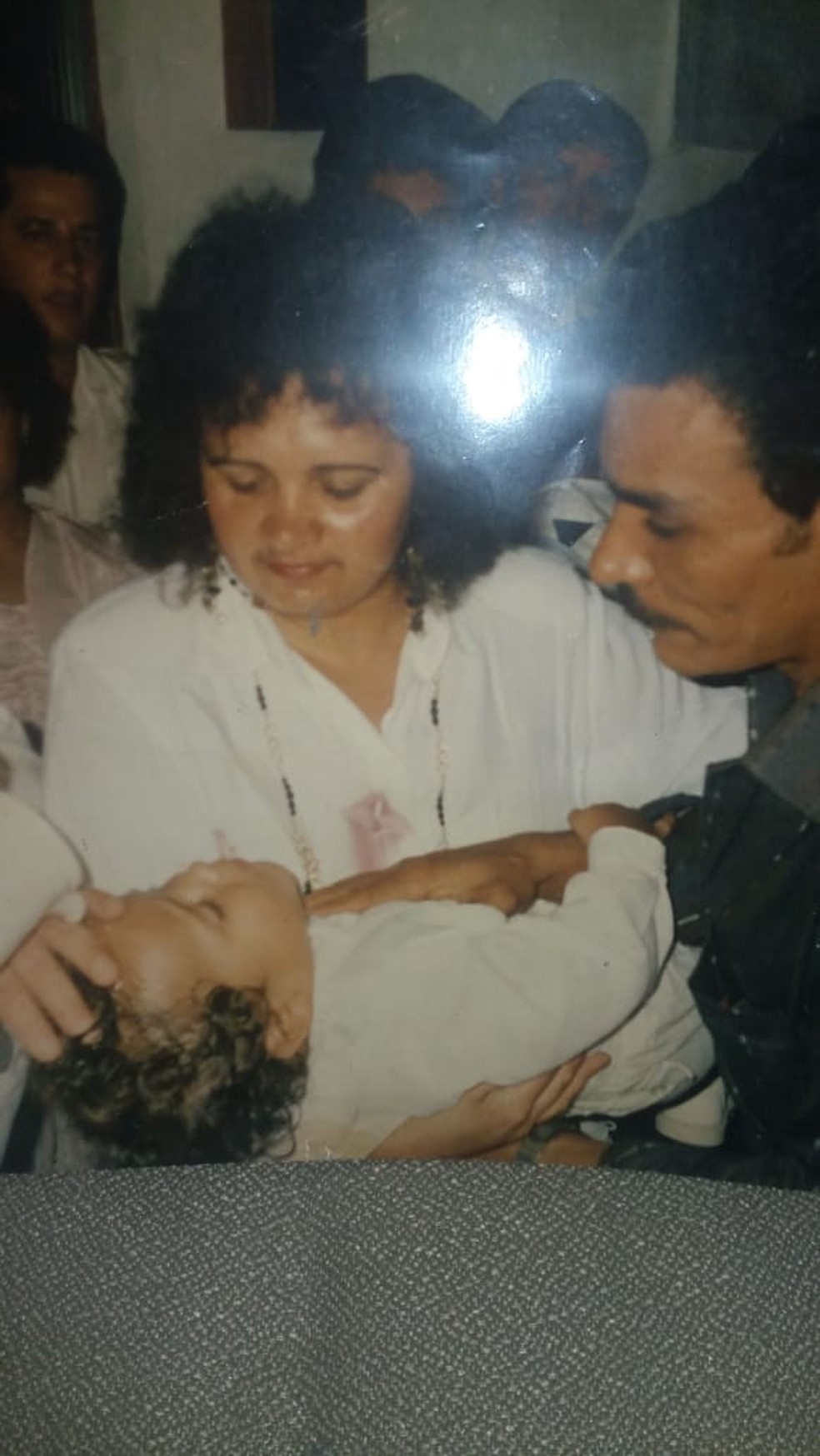 Charles do Bronx com os pais Francisco e Ozana — Foto: Arquivo pessoal