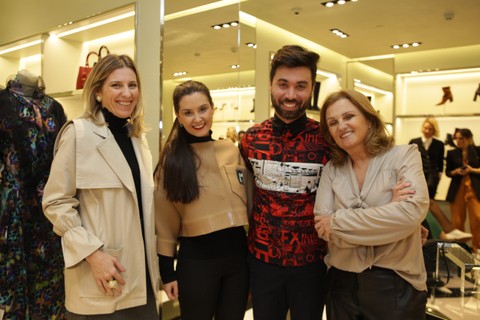 Mariane Caponi, Juliana Braga Cortes, Tiago Melo e Simone Soifer