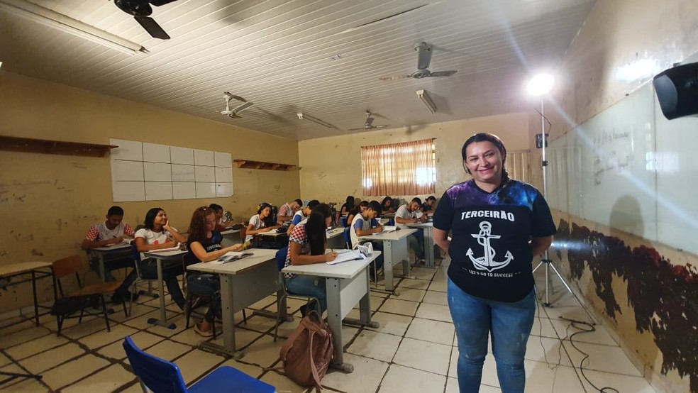 Lucilene Ezequiel é professora há oito anos — Foto: Lorena Segala/TVCA