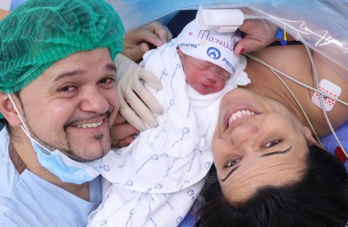 A bolsa de Priscila estourou durante a madrugada do dia 9 de novembro e Manuella nasceu prematura, com 32 semanas (Foto: Arquivo Pessoal)