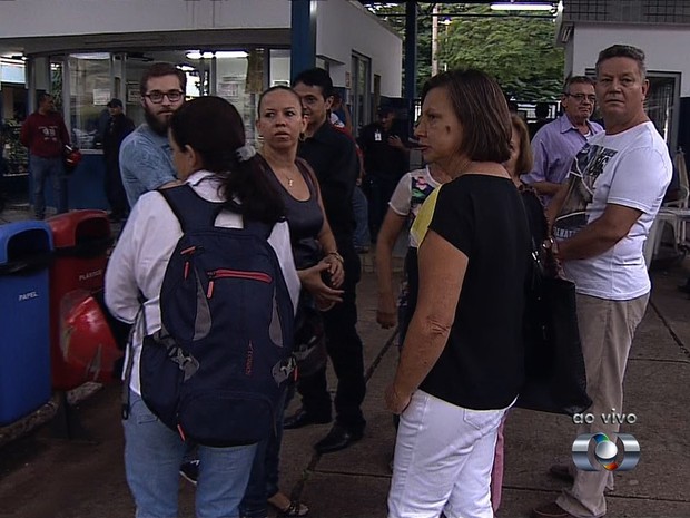 Sede da Seduce segue ocupada e funcionários são impedidos de entrar, em Goiás (Foto: Reprodução/TV Anhanguera)