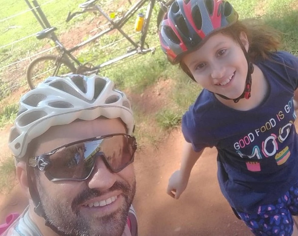 Ciclista de Araraquara vai pedalar 12h para arrecadar fundos para tratamento da filha — Foto: Adriano Concion/Arquivo Pessoal