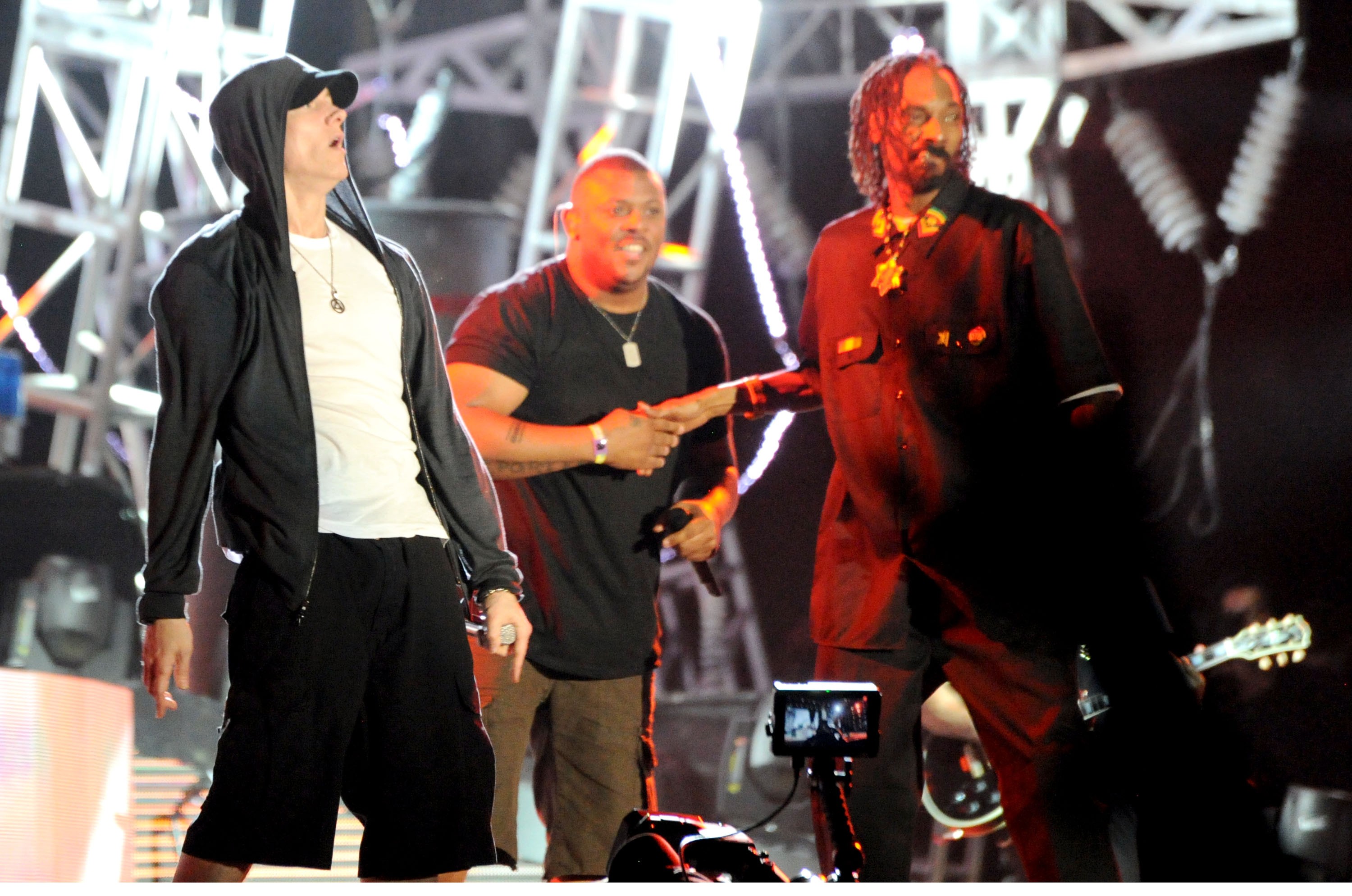 Eminem e Snoop Dogg em um show em 2012 (Foto: Getty Images)