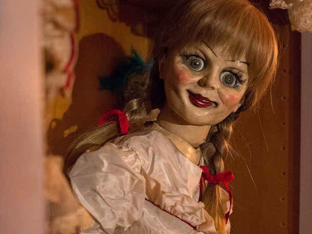 A boneca Annabelle usada no filme homônimo é bem diferente da original (Foto: Divulgação)