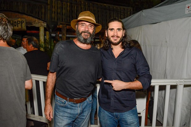 Almir Sater e o filho Gabriel Sater (Foto: Webert Belicio/AgNews)