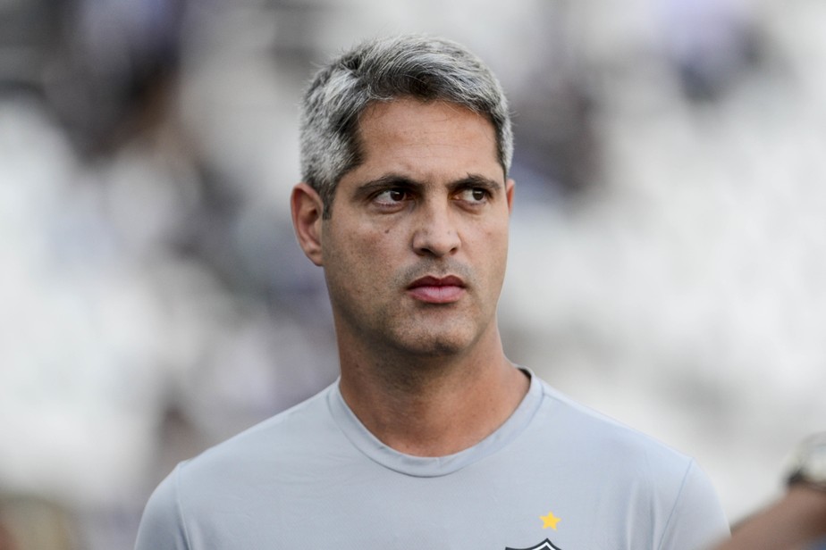 Dia D para Santana? Atlético-MG vive padrão de demitir técnicos em dias seguintes às derrotas