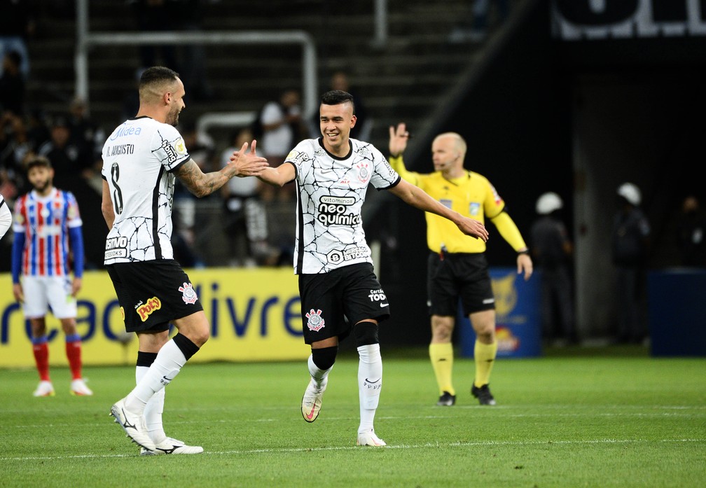 Novo titular? Cantillo faz primeiro gol pelo Corinthians e comemora nova fase
