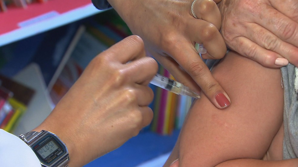Vacinação contra o sarampo. — Foto: Reprodução/TV Globo