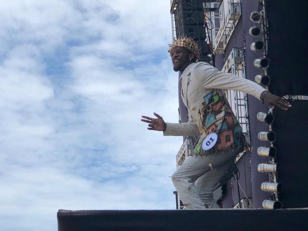 Jeferson Luiz das Neves Miranda é um dos quatro finalistas no concurso de Rei Momo do carnaval do Rio — Foto: Carlos Brito / G1