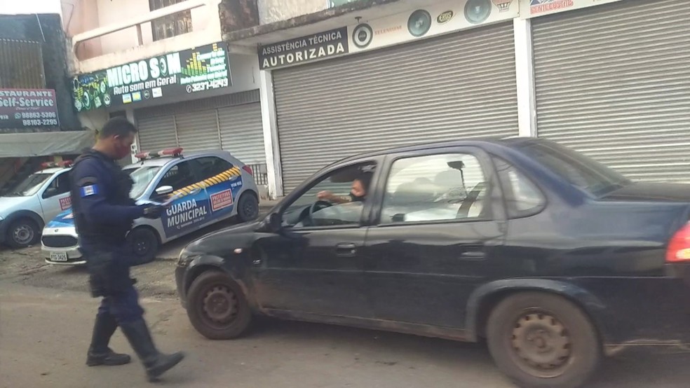 Barreira de trânsito da Guarda Municipal de São José de Ribamar, na região da Mata — Foto: G1 Maranhão
