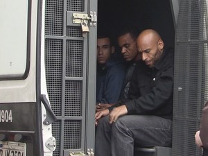 Edinho segue detido no 5º DP de Santos, aguardando alvará de soltura (Foto: Reprodução/ TV Tribuna)