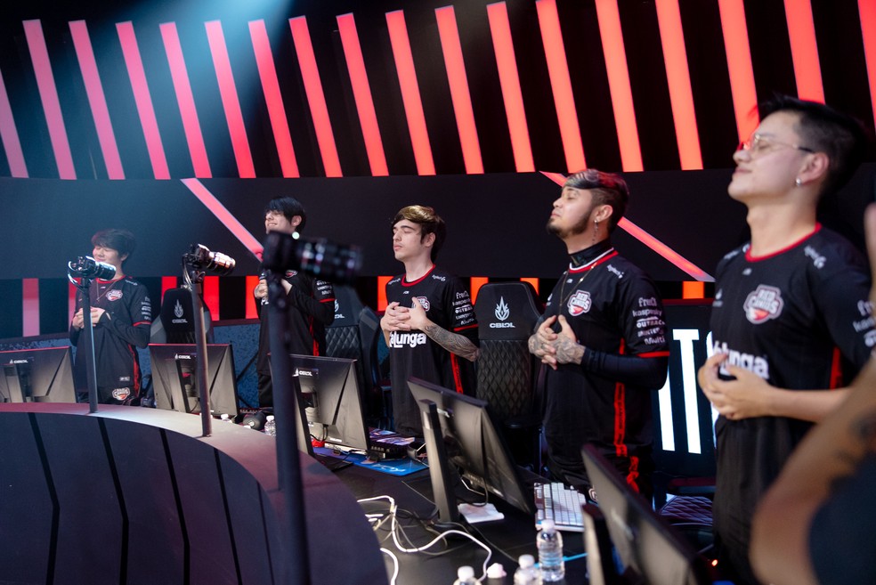 RED Canids Kalunga provocando a Vivo Keyd Stars após vitória no sábado (4) — Foto: Divulgação/CBLOL (Cesar Galeão e Bruno Alvares)