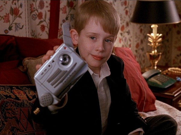 O ator Macaulay Culkin em cena de 'Esqueceram de Mim 2' (1990) (Foto: Reprodução)