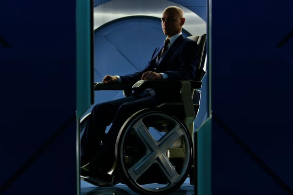 O ator James McAvoy aparece careca no primeiro trailer de 'X-Men: Apocalipse' (Foto: Divulgação)