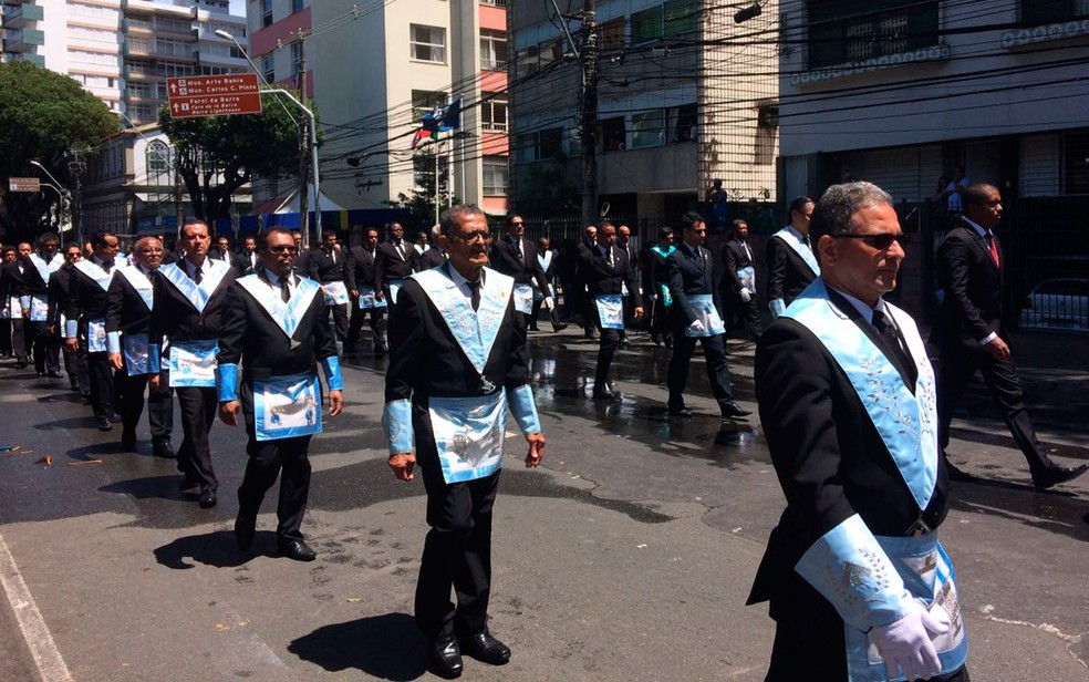 Grupo de maçons participa do desfile de civis no 7 de setembro (Foto: Henrique Mendes/G1)
