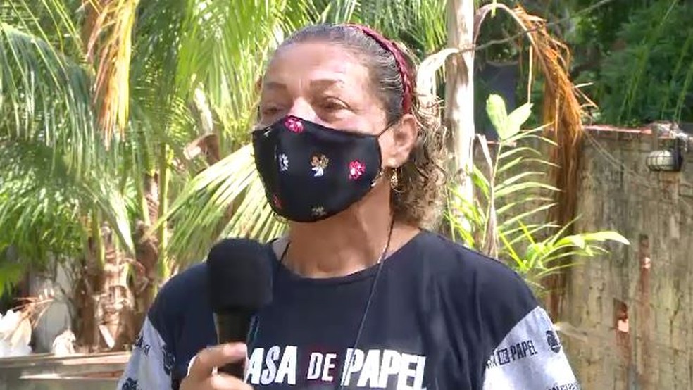 Tânia Souza recebeu as sementes, mas não as plantou por desconhecer origem — Foto: Rede Amazônica/Reprodução