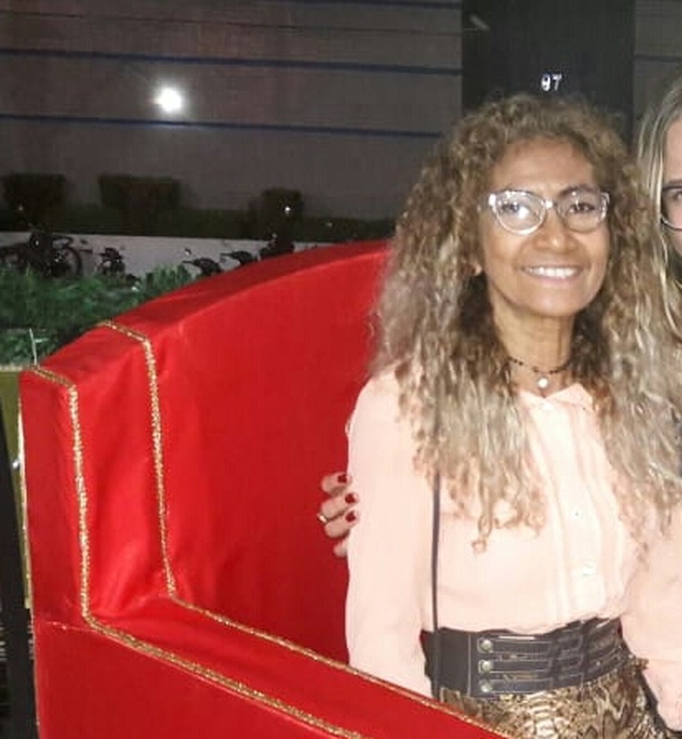 Cabeleireira é esfaqueada dentro de salão por viciado em drogas que ajudava no interior do AC — Foto: Arquivo pessoal 