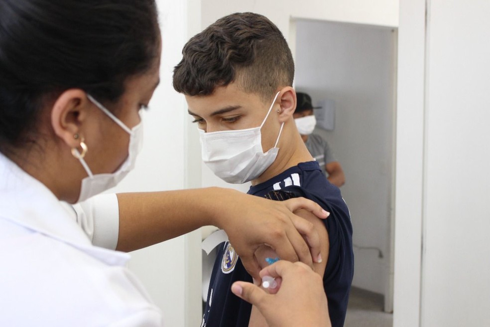 Quem não recebeu a 1ª dose pode procurar pela imunização.— Foto: Jonathan Lewiinsky