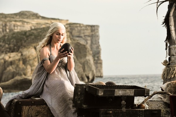 Emilia Clarke em cena de 'Game of Thrones' (Foto: Divulgação)