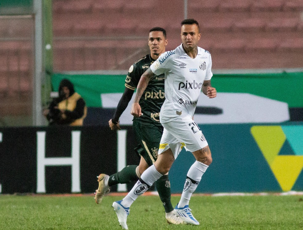 Luan estreia pelo Santos contra o América-MG — Foto: Fernando Moreno/AGIF