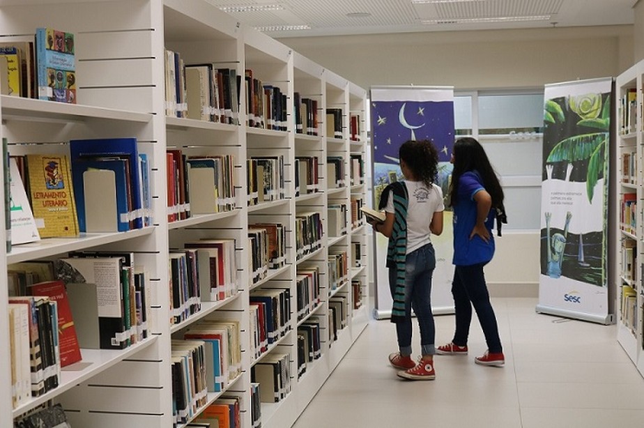 As bibliotecas da instituição vão além e atuam no incentivo ao hábito de ler por meio de variadas linguagens