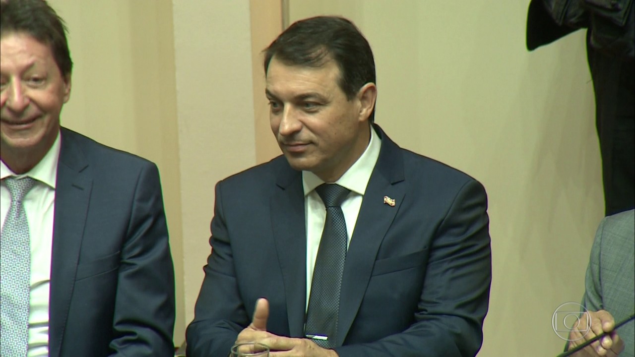 Deputados de SC decidem se levam adiante processo de impeachment do governador