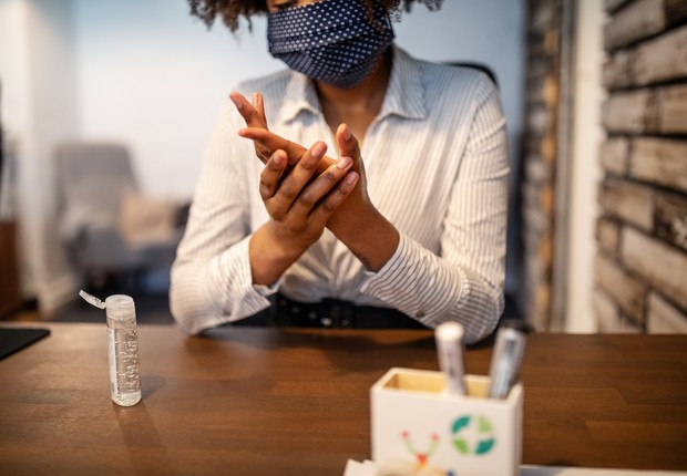Trabalho, carreira, emprego, escritório, coronavírus, máscara (Foto:  Luis Alvarez via Getty Images )
