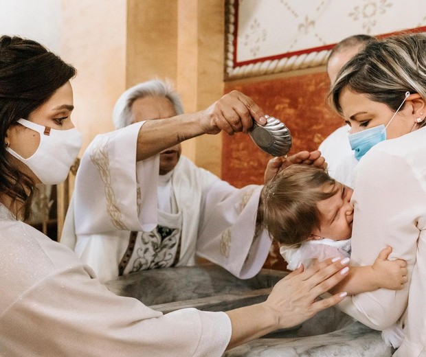 Batizado de Maya, filha de Sabrina Petraglia e Ramón Velazquez (Foto: Reprodução/Instagram @babuskafotografia )