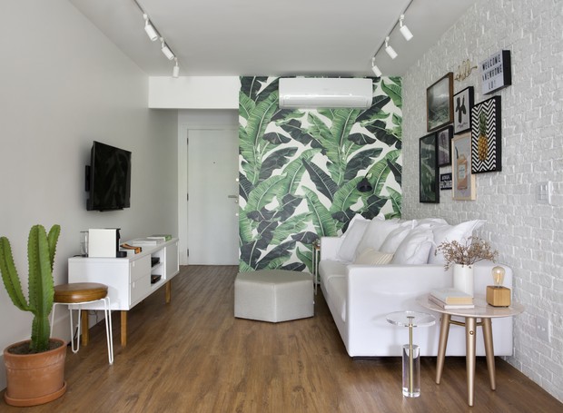 ESTAR | O apartamento da influenciadora Lu D'Angelo tem 75 m2 e teve reforma coordenada por Marcella Bacellar. Piso vinílico da Ekko Revestimentos (Foto: Denilson Machado/MCA Estúdio/Divulgação)