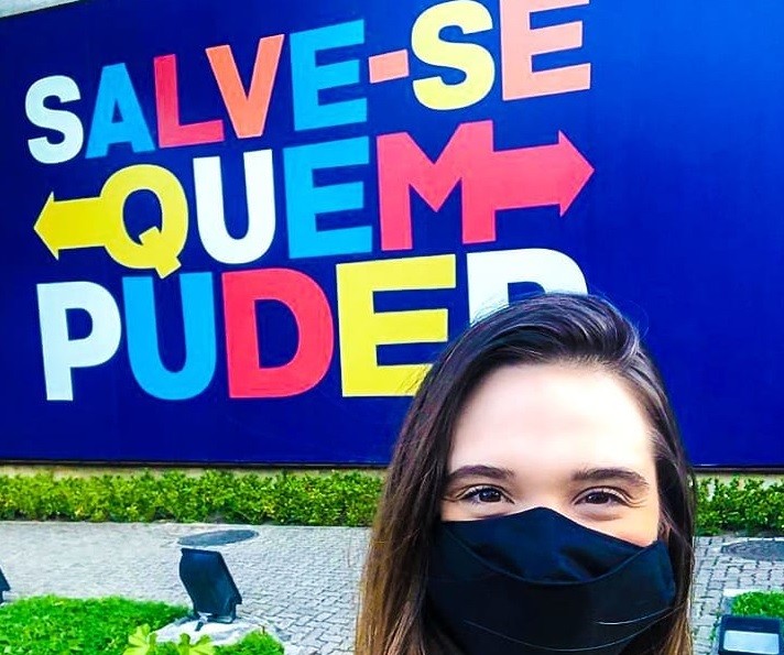 Juliana Paiva interpreta Luna, uma das protagonistas de Salve-se quem puder (Foto: Reprodução/Instagram)