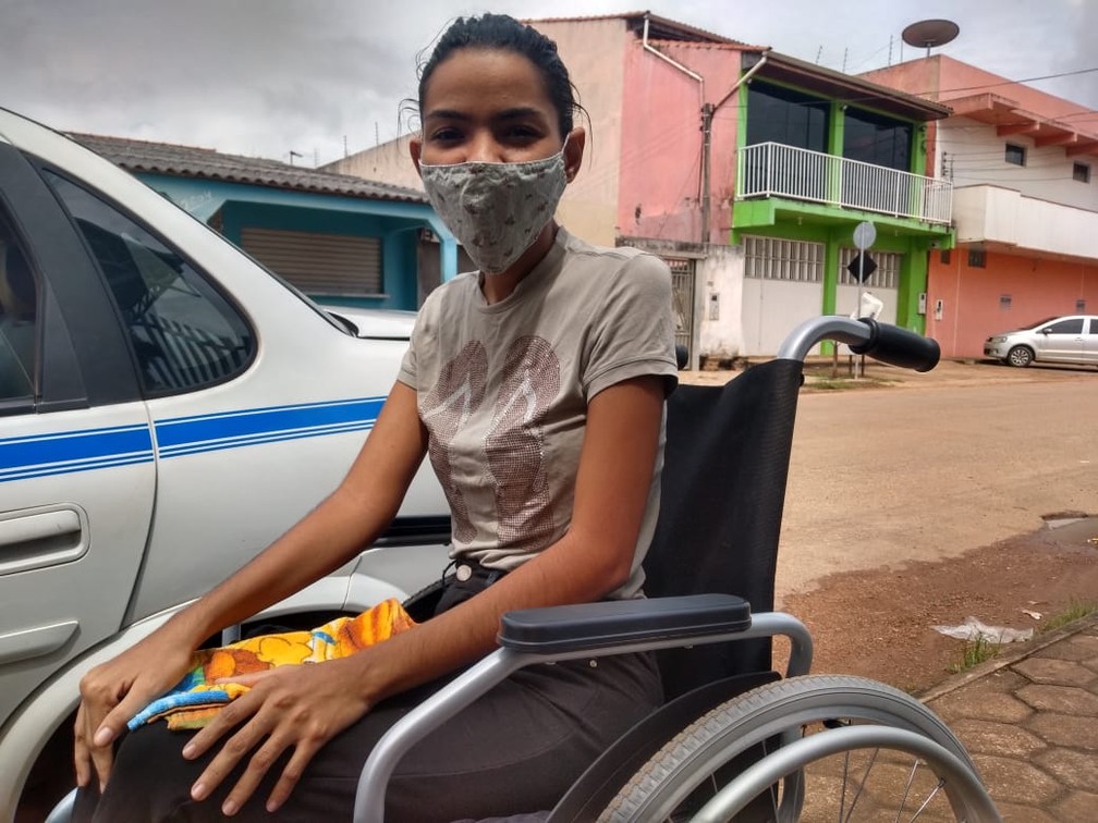 Enem 2020: Bárbara Juliane, de 25 anos, é cadeirante e sonha em se formar em gestão pública — Foto: Jheniffer Núbia/G1
