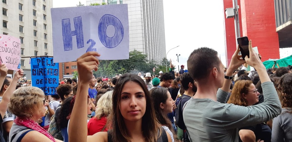 Estudantes protestam na Avenida Paulista â€” Foto:  BÃ¡rbara Muniz Vieira/ G1 SP