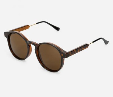 Óculos de sol femininos Amaro (R$129,90)