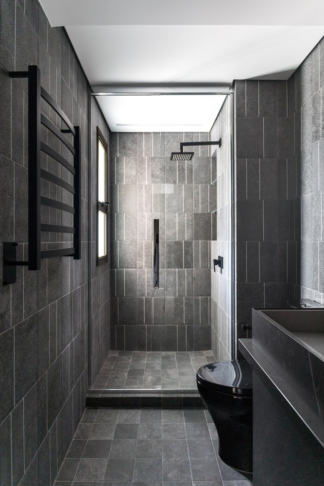 Décor do dia: banheiro monocromático com estilo minimalista (Foto: Eduardo Macarios)