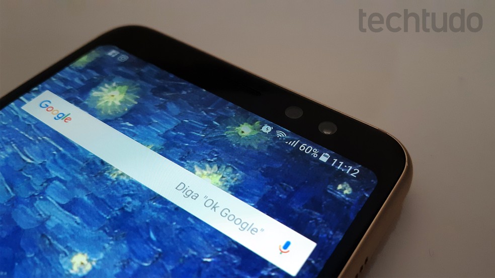 Galaxy A8 leva vantagem na performance: processador mais rápido e maior quantidade de RAM — Foto: Bruno De Blasi/TechTudo