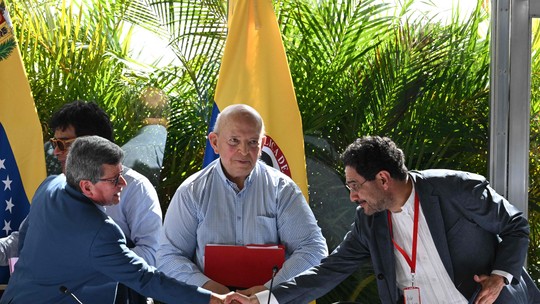 Governo da Colômbia reconhece perfil político do ELN para avançar em diálogos de paz