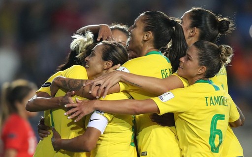 Fifa distribuirá prêmios recordes para mulheres na Copa, mas igualdade com  homens segue distante