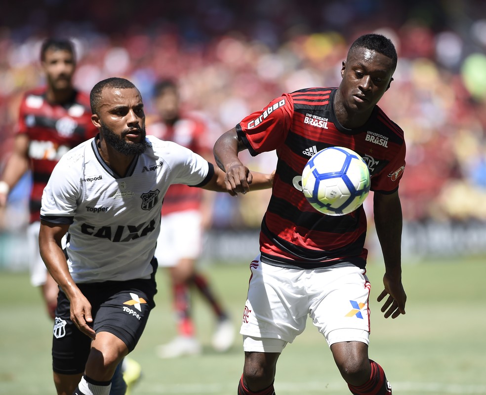 Titular, Marlos n&atilde;o rendeu na manh&atilde; do Maracan&atilde; (Foto: Andr&eacute; Dur&atilde;o)