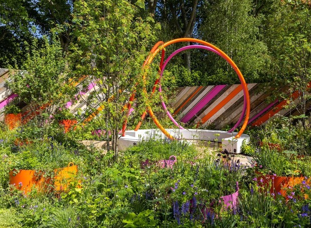 St Mungo, projetado pela Cityscapes para o RHS, trouxe uma proposta mais livre de jardim com equilíbrio natural de bactérias (Foto: RHS / Divulgação)