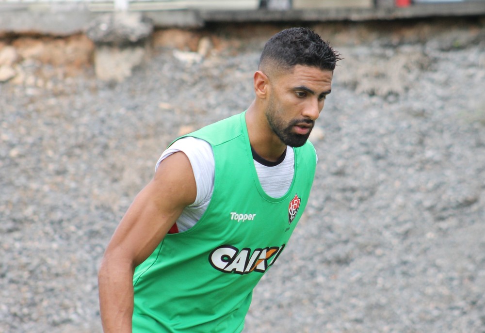 Tréllez rejeita primeira oferta do Vitória