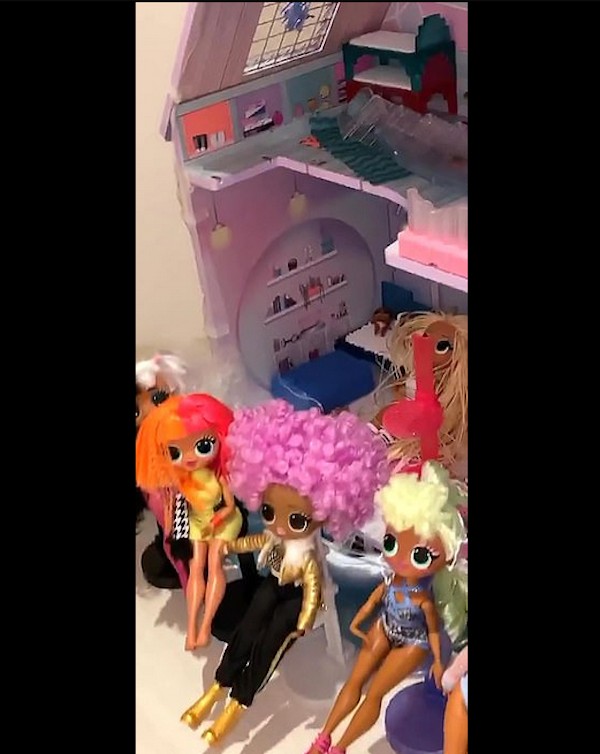 A socialite Kim Kardashian compartilhou um vídeo mostrando o interior da brinquedoteca de seus filhos (Foto: Instagram)
