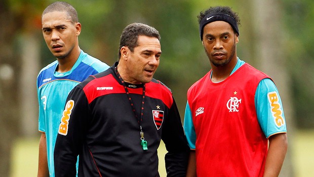 Luxa pede menos regalias a craques como R10: Saí do Fla por causa dele