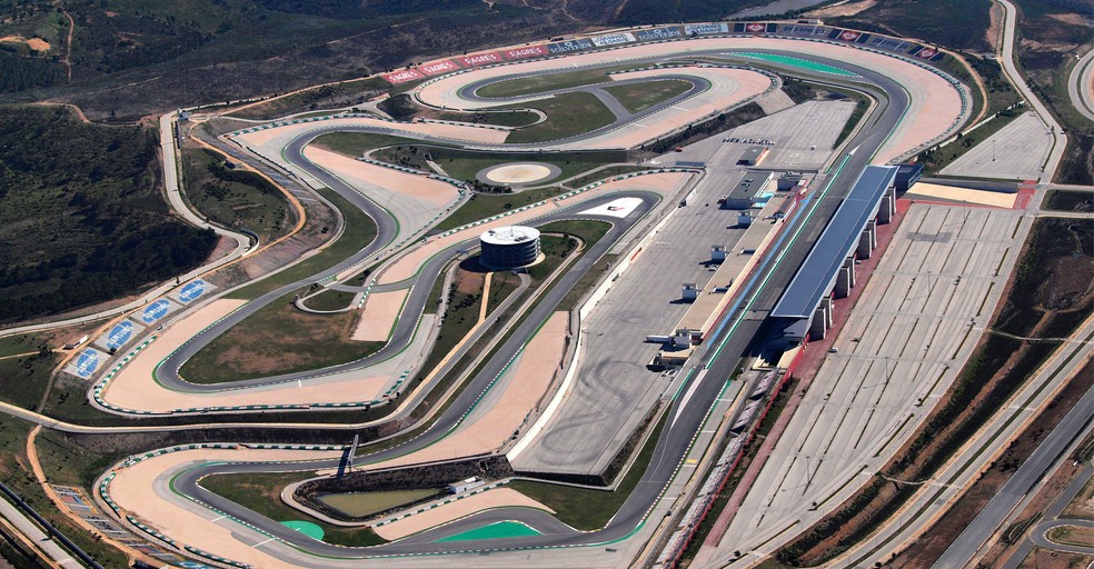 Piloto Da Mercedes Completa Volta Virtual Em Palco Inedito Do Gp De F1 Em Portugal Veja Video Formula 1 Ge