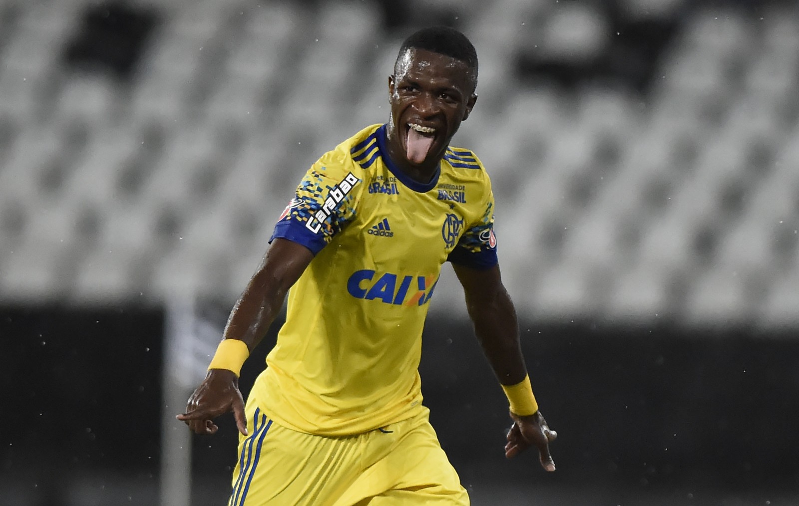 Prova de fogo! Vinícius estreia na Liberta com números do nível de Neymar