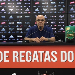 Bandeira de Mello nega propostas pelo lateral Jorge: Não tem nada