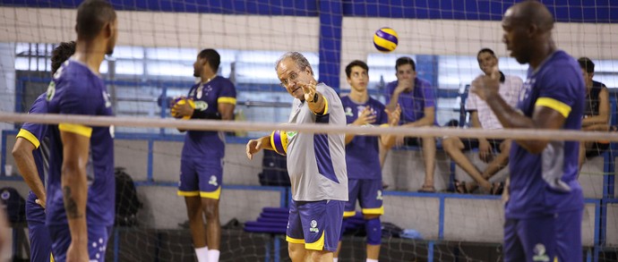 Cruzeiro enfrenta o Bento Vôlei antes de seguir viagem para Sul-Americano
