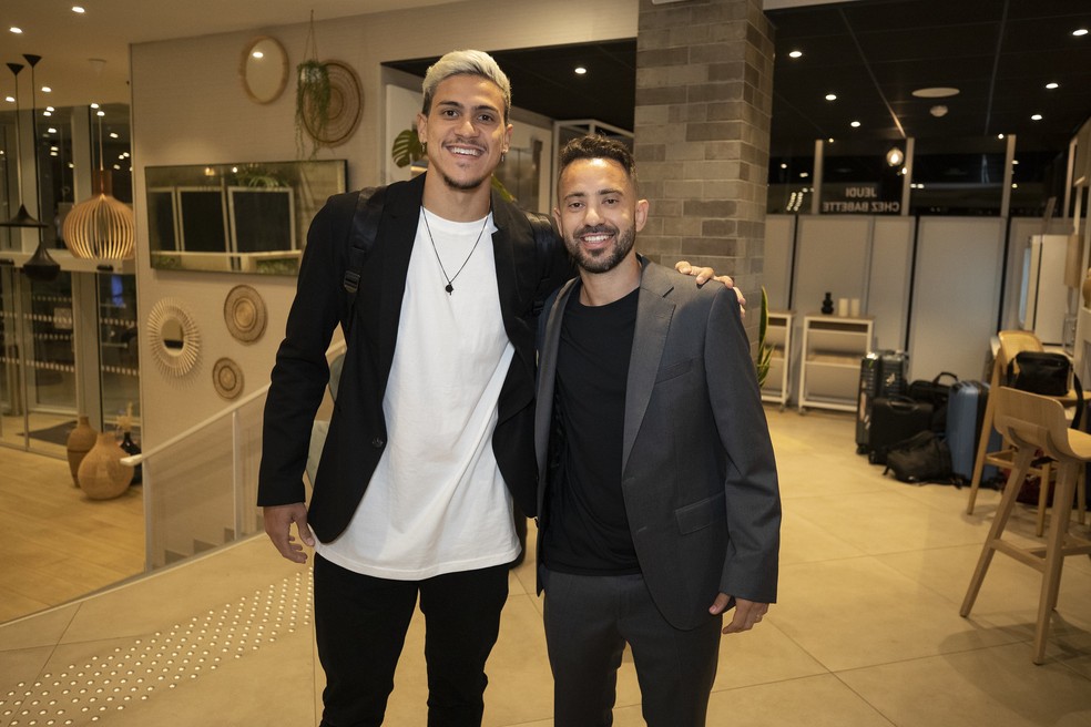 Pedro e Éverton Ribeiro, jogadores do Flamengo, em apresentação à Seleção — Foto: Lucas Figueiredo / CBF