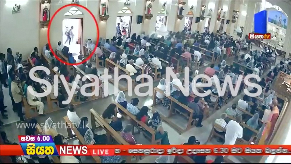 Imagem mostra suspeito de provocar a explosÃ£o na Igreja de SÃ£o SebastiÃ£o em Negombo, no Sri Lanka, no domingo (21)  â€” Foto: CCTV / Siyatha News via Reuters